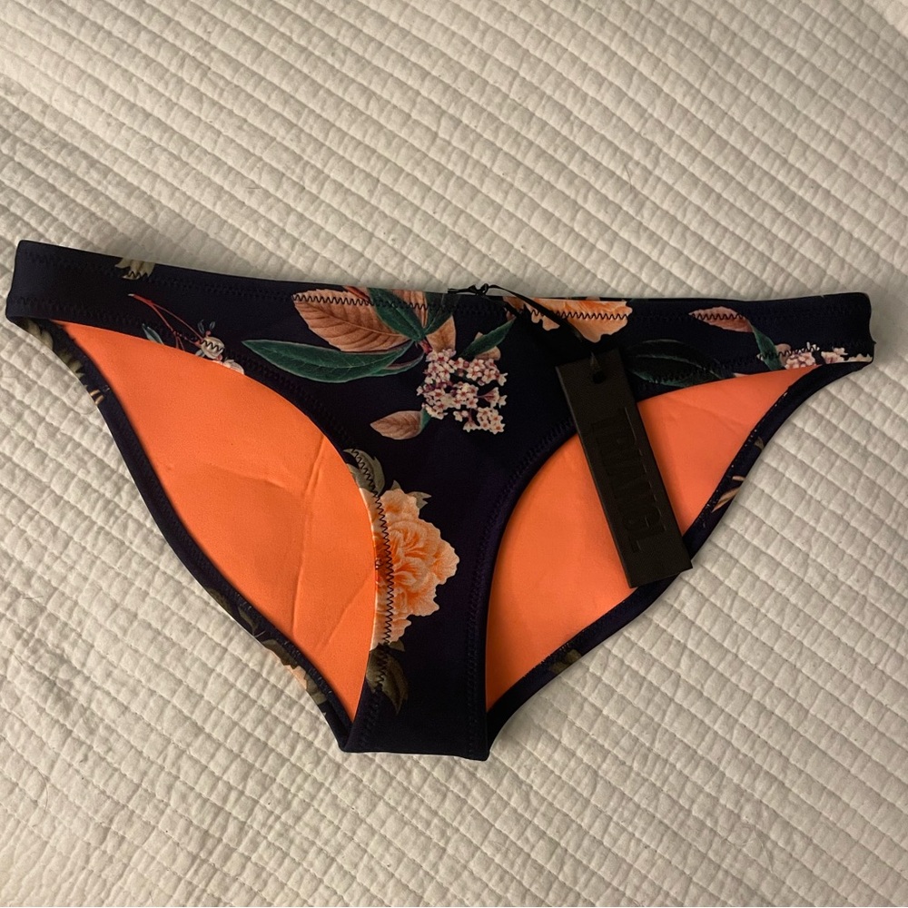 💗NWT TRIANGL SWIM BIKINI BOTTOMS SIZE LARGE 100% NEOPRENE BRAND NEW BLUE FLORAL - Picture 6 of 6